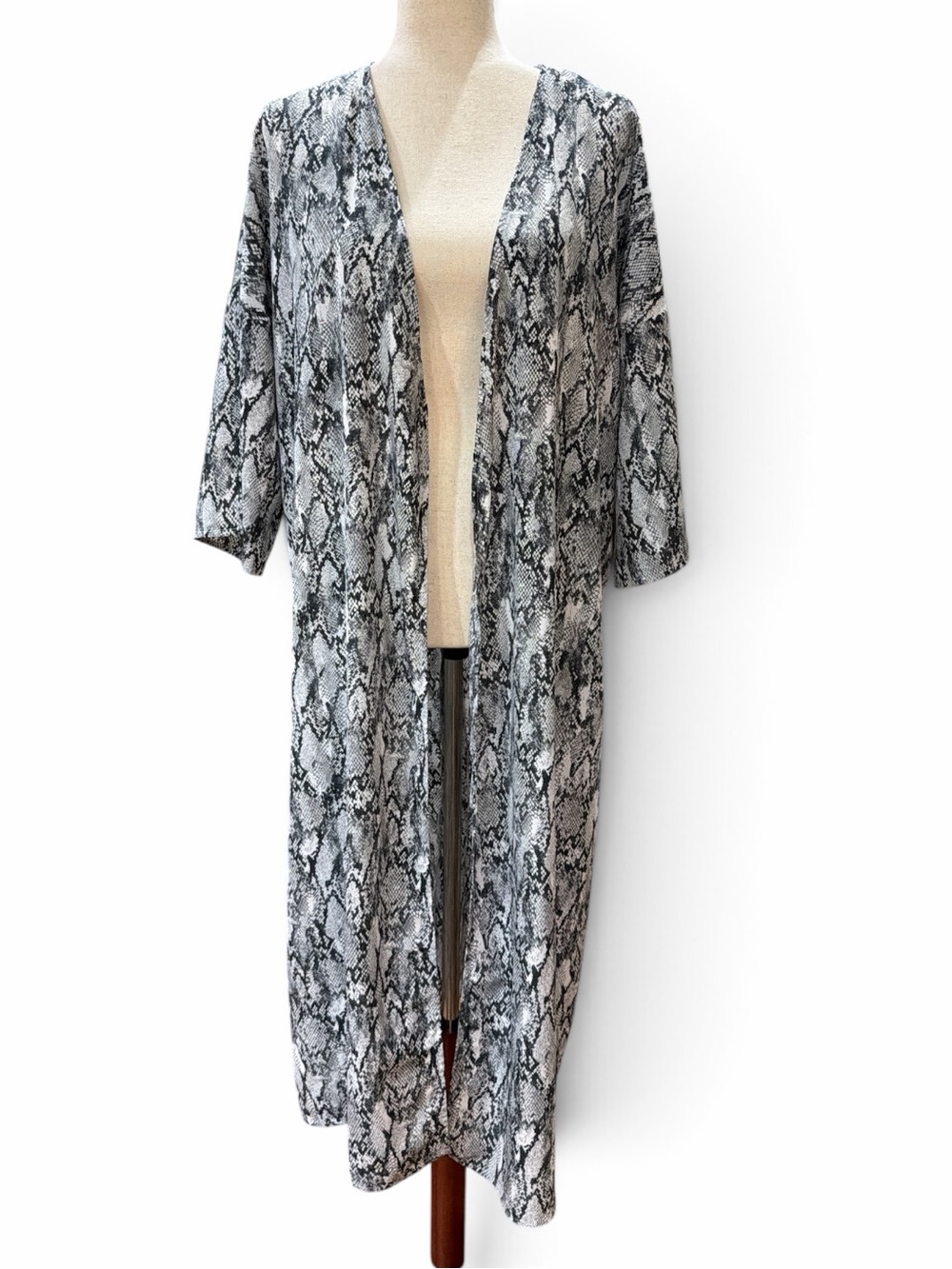 FAVLUX Gray Black White Snake Print Kimono Duster Cover Up Robe Size S